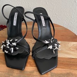 Charles David Black-White Flower Leather Heels
